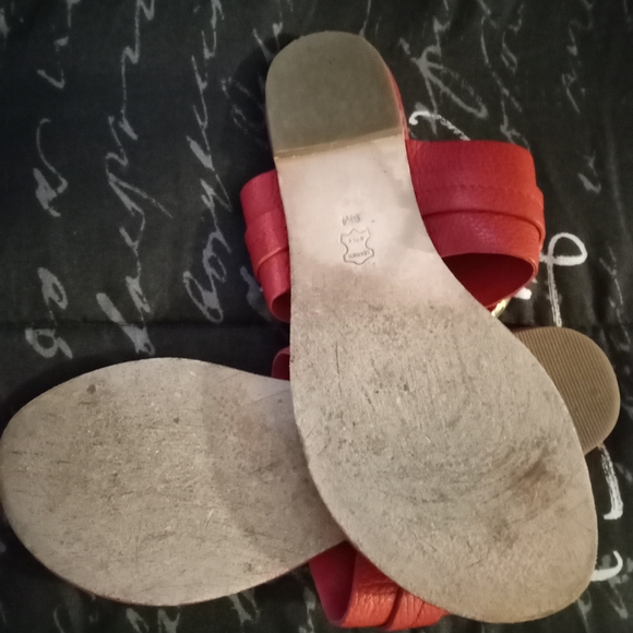 🩸SOLD🩸...Tory Burch Sandals - Picture 4 of 5